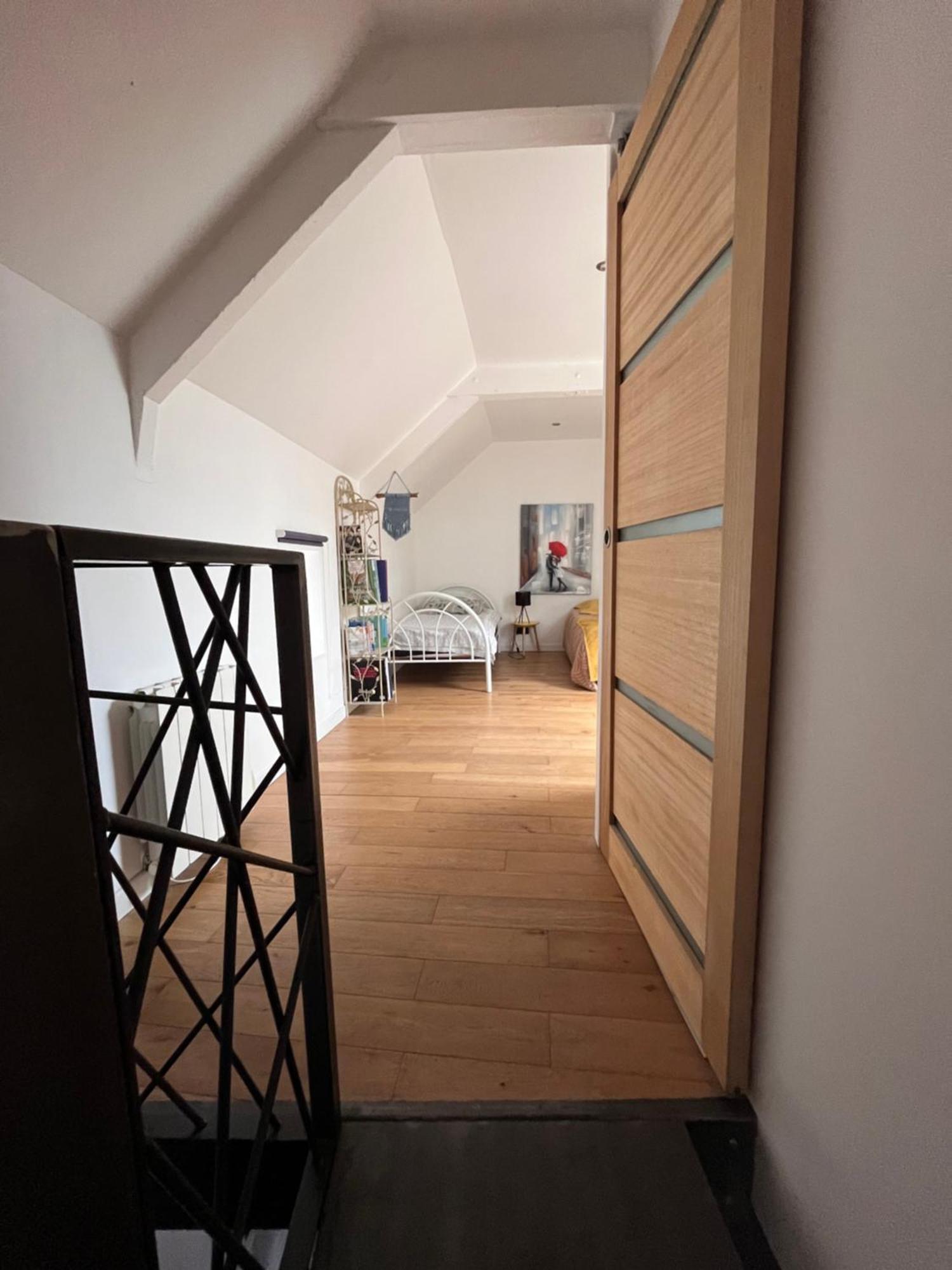 Gite Maisonnette- Et A Cote Coule Une Riviere Josselin Exteriér fotografie